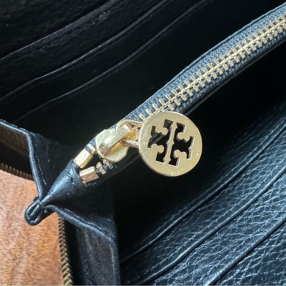 Tory Burch black leather zip wallet - Picture 6 of 6